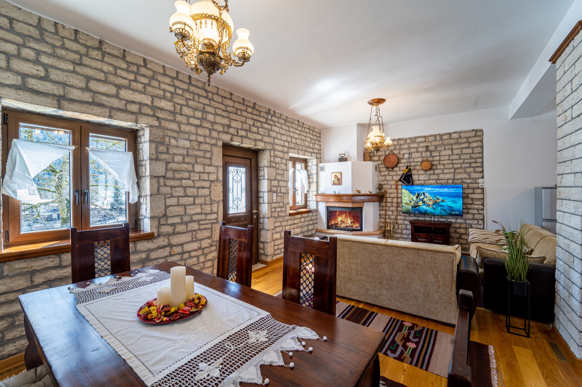 Τραπεζαρία και χώρος καθιστικού